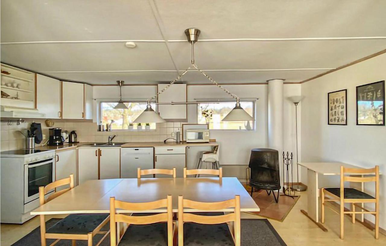 Gorgeous Home In Harloesa With Wifi Harlosa ภายนอก รูปภาพ